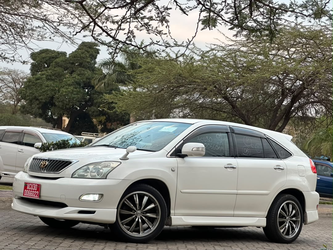 TOYOTA HARRIER thumbnail 8